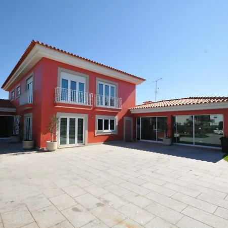 Sleeps 11 With Pool Air Con And Wifi Esposende