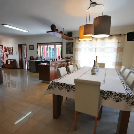 Villa Sleeps 11 With Pool Air Con And Wifi