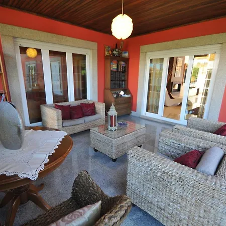 Sleeps 11 With Pool Air Con And Wifi Esposende